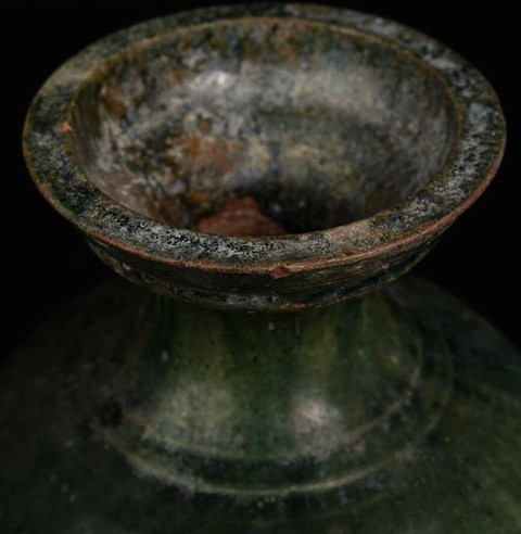 古玩陶瓷綠釉盤口壺真品鑒賞圖