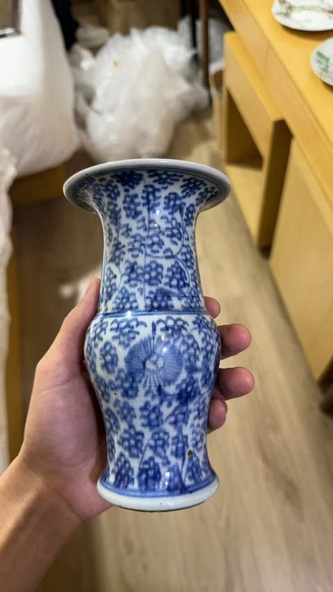 古玩陶瓷花卉紋青花花觚真品鑒賞圖