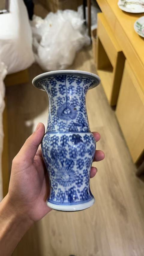 古玩陶瓷花卉紋青花花觚真品鑒賞圖