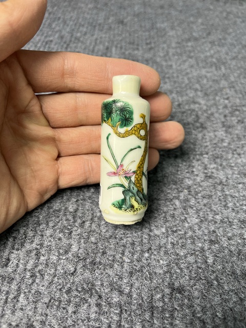 古玩陶瓷粉彩松鹿紋鼻煙壺拍賣，當前價格2288元