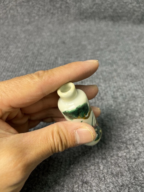 古玩陶瓷粉彩松鹿紋鼻煙壺拍賣，當前價格2288元