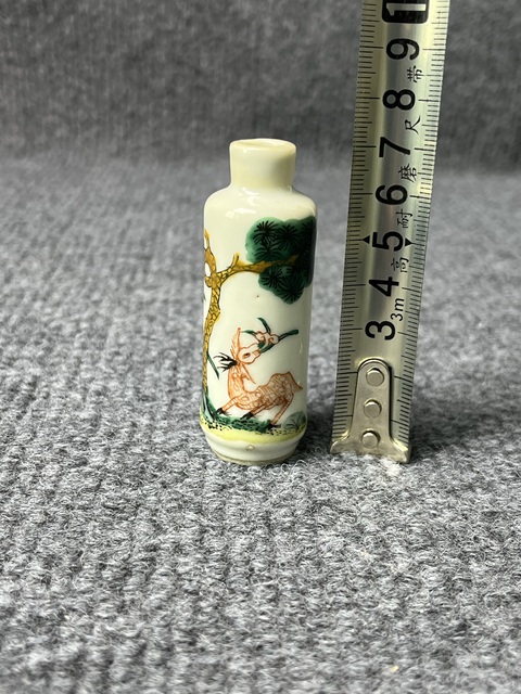 古玩陶瓷粉彩松鹿紋鼻煙壺拍賣，當前價格2288元