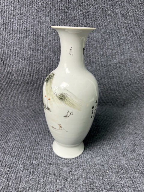 古玩陶瓷粉彩青綠山水紋觀音瓶真品鑒賞圖