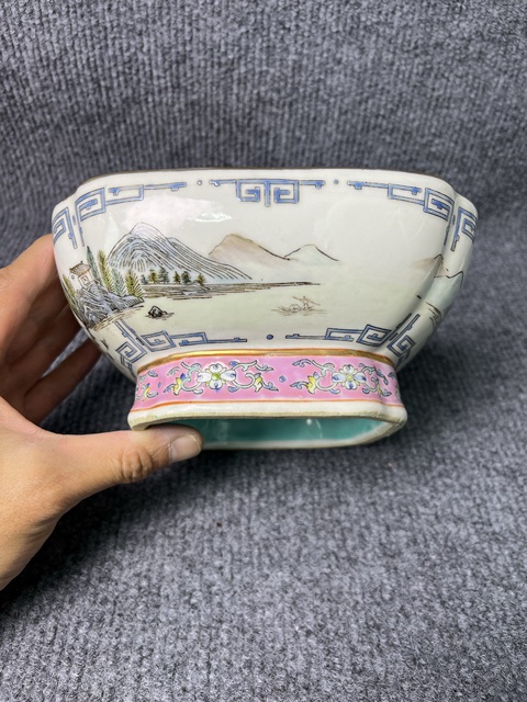 古玩陶瓷粉彩山水人物紋四方倭角大碗真品鑒賞圖