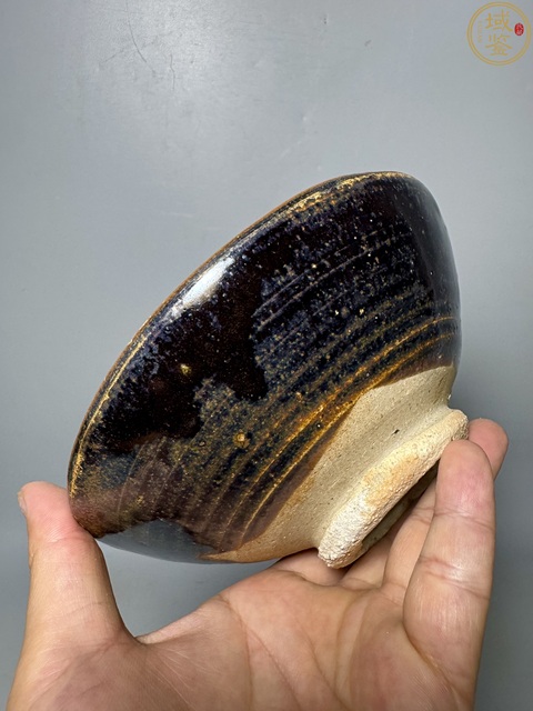 古玩陶瓷磁州窯黑釉鐵銹花碗真品鑒賞圖