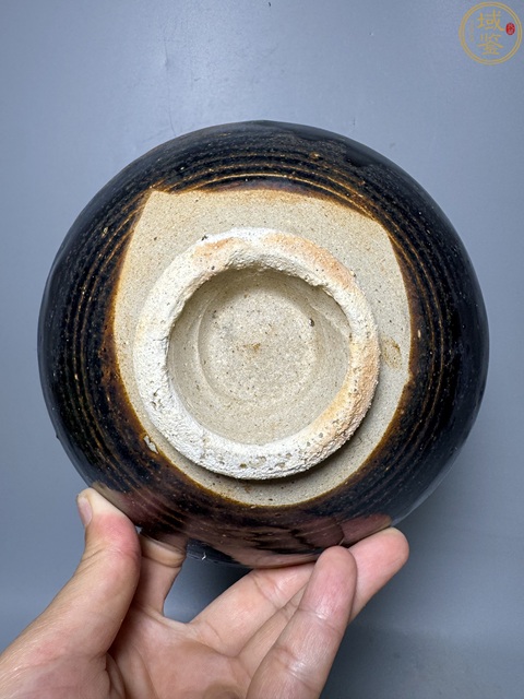 古玩陶瓷磁州窯黑釉鐵銹花碗真品鑒賞圖