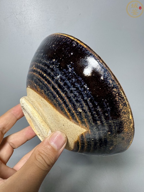 古玩陶瓷磁州窯黑釉鐵銹花碗真品鑒賞圖