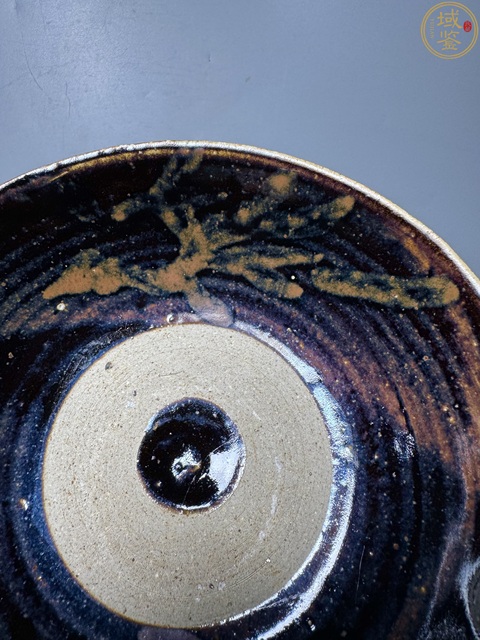 古玩陶瓷磁州窯黑釉鐵銹花碗真品鑒賞圖