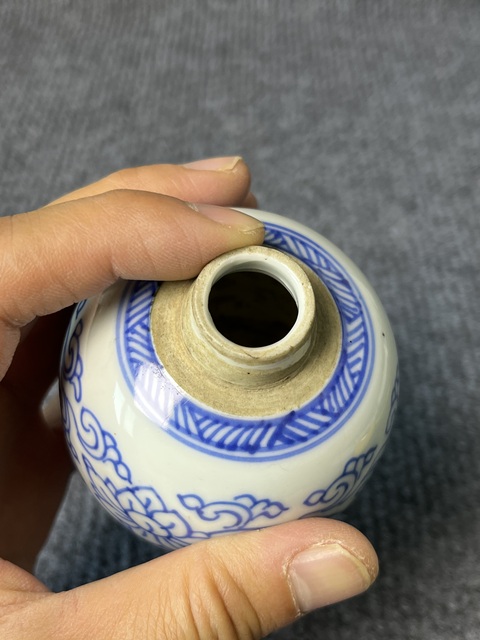 古玩陶瓷青花淡描纏枝花卉紋罐拍賣，當前價格2888元