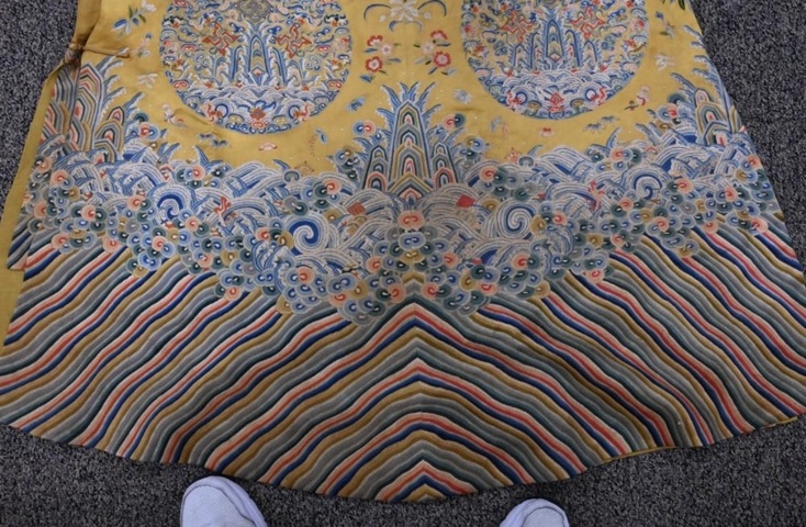 古玩雜項(xiàng)八團(tuán)女服真品鑒賞圖