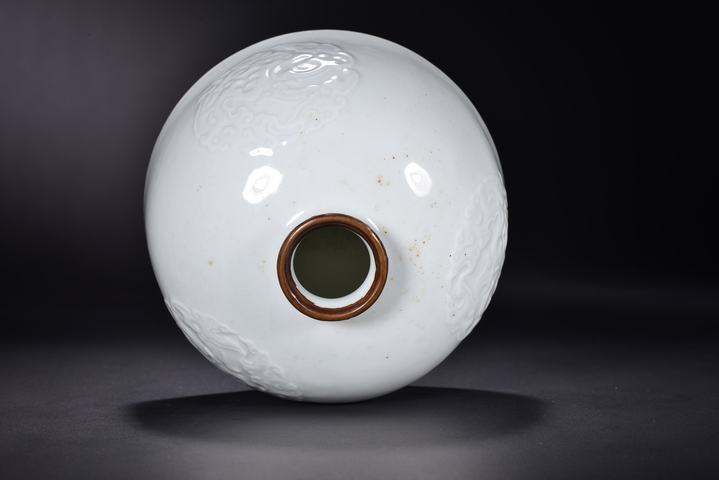 古玩陶瓷白釉印花太白尊真品鑒賞圖