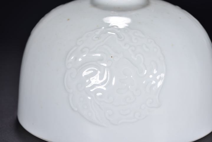 古玩陶瓷白釉印花太白尊真品鑒賞圖
