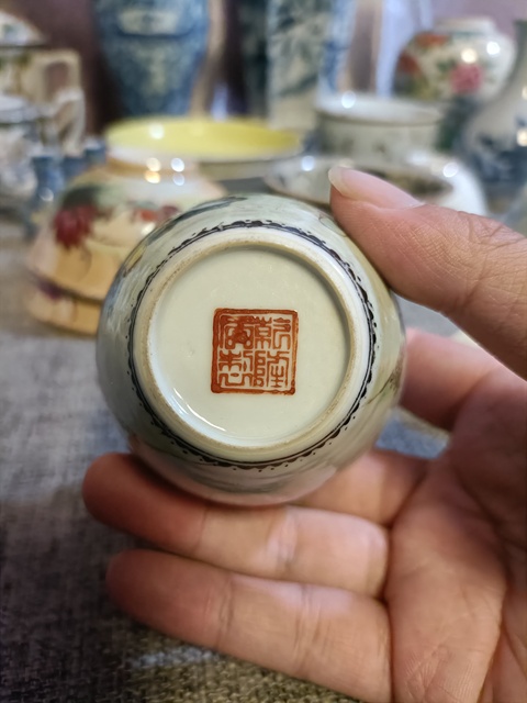 古玩陶瓷粉彩人物故事紋蓋罐真品鑒賞圖