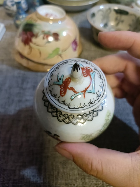 古玩陶瓷粉彩人物故事紋蓋罐真品鑒賞圖