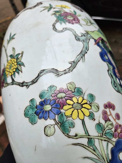 古玩陶瓷粉彩花鳥紋大瓶真品鑒賞圖