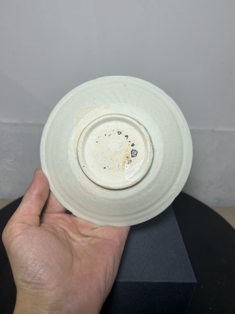 古玩陶瓷館藏級精品五代十國白釉花口洗拍賣,當前價格8800元