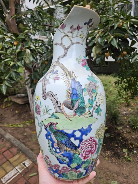 古玩陶瓷粉彩花鳥紋大瓶真品鑒賞圖