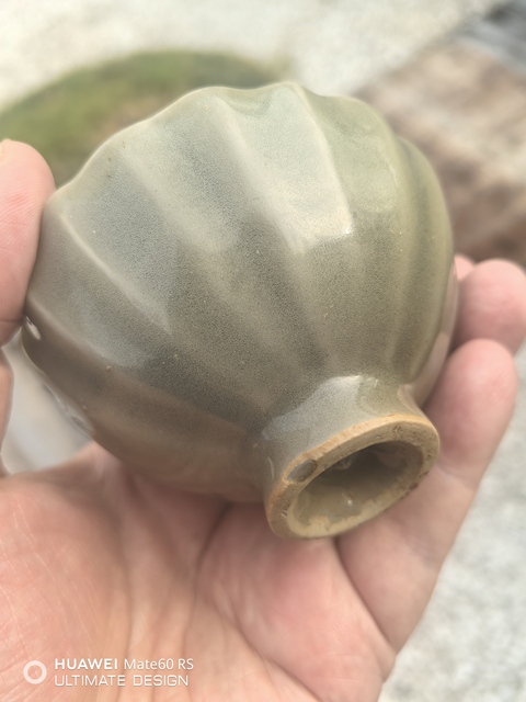 古玩陶瓷龍泉杯真品鑒賞圖