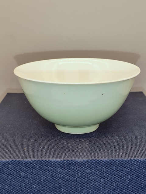 古玩陶瓷冬青釉茶碗真品鑒賞圖