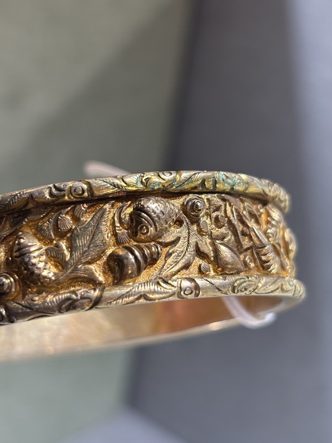 古玩雜項高浮雕手鐲真品鑒賞圖