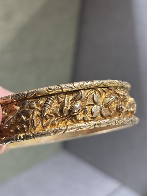古玩雜項高浮雕手鐲真品鑒賞圖