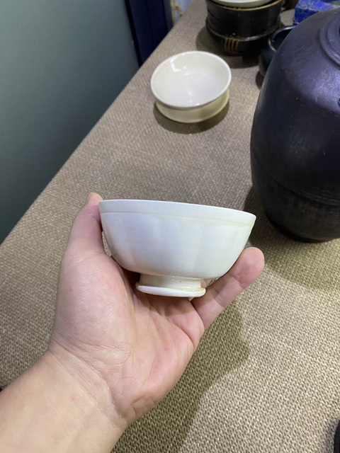 古玩陶瓷霍州窯白釉茶盞真品鑒賞圖