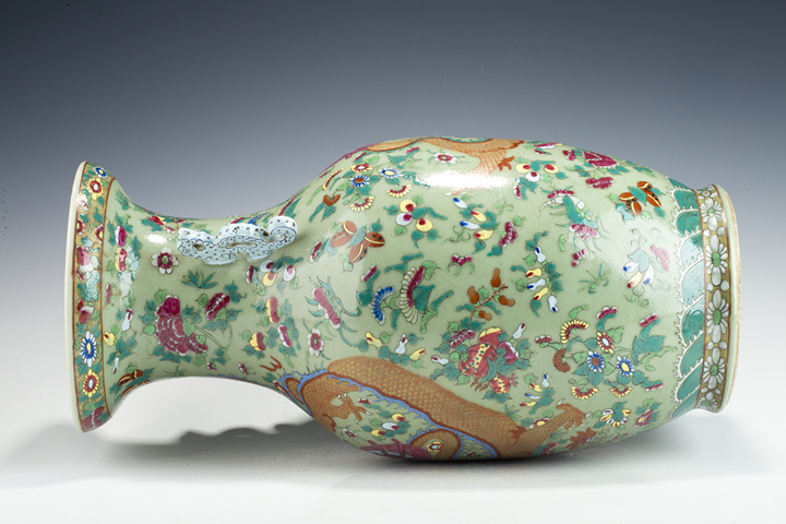 古玩陶瓷清晚·豆青釉廣彩龍紋雙耳瓶真品鑒賞圖