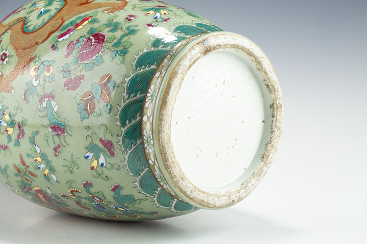 古玩陶瓷清晚·豆青釉廣彩龍紋雙耳瓶真品鑒賞圖