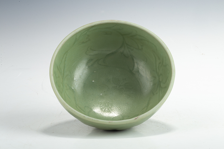 古玩陶瓷元末明初·龍泉青釉暗刻花卉紋碗拍賣，當前價格12000元