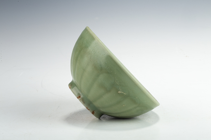 古玩陶瓷元末明初·龍泉青釉暗刻花卉紋碗拍賣，當前價格12000元