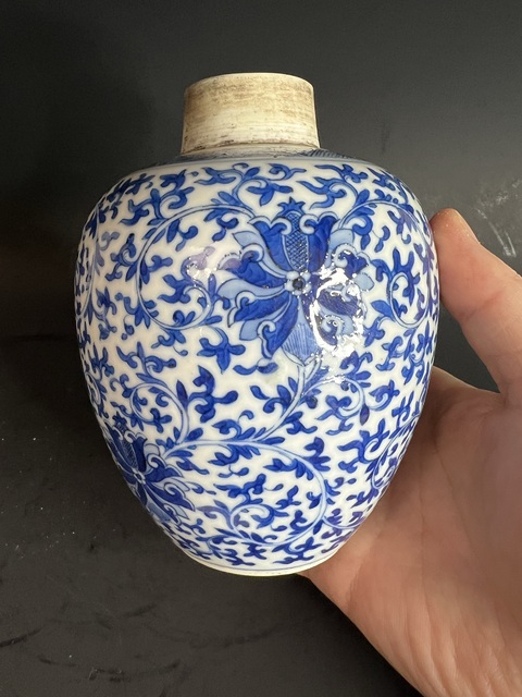 古玩陶瓷青花纏枝花卉紋罐真品鑒賞圖