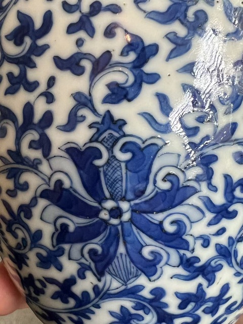 古玩陶瓷青花纏枝花卉紋罐真品鑒賞圖