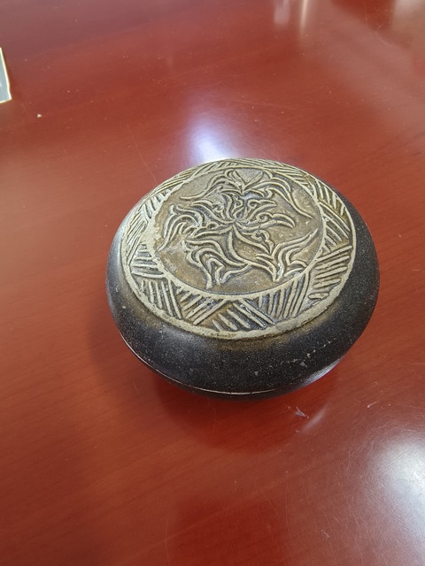 古玩陶瓷吉州窯褐釉花卉紋粉盒真品鑒賞圖