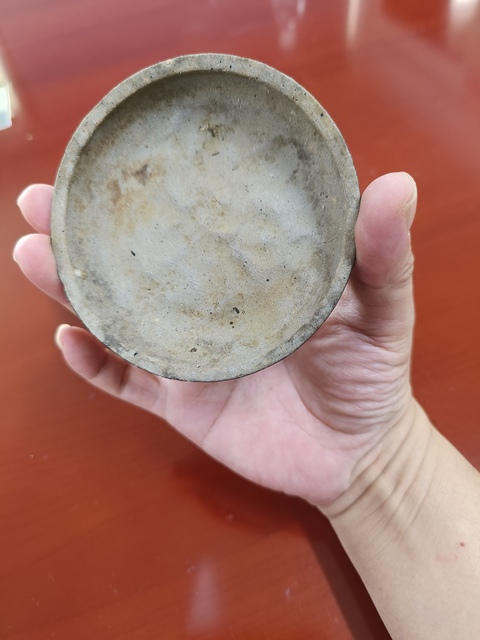 古玩陶瓷吉州窯褐釉花卉紋粉盒真品鑒賞圖