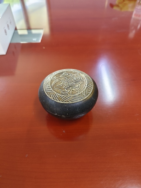 古玩陶瓷吉州窯褐釉花卉紋粉盒真品鑒賞圖