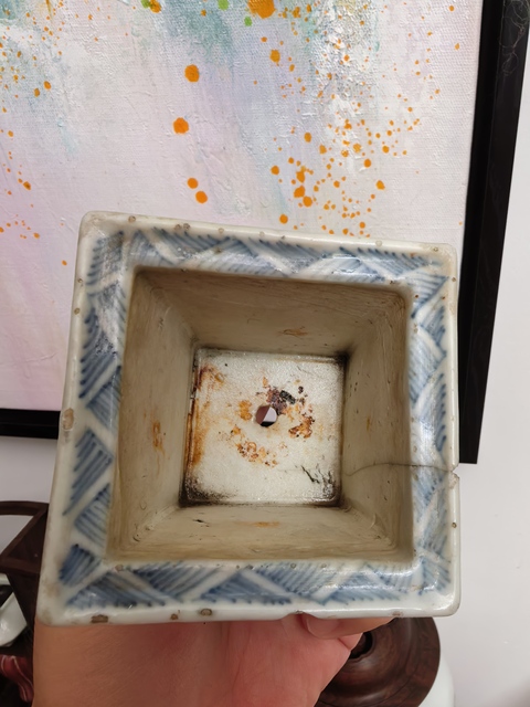 古玩陶瓷青花花卉紋四方菖蒲盆真品鑒賞圖