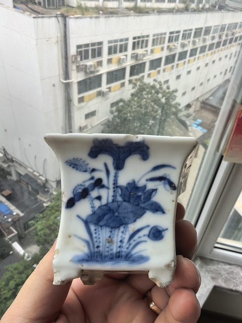 古玩陶瓷青花花卉紋四方菖蒲盆真品鑒賞圖