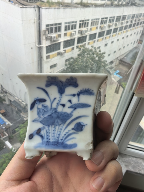 古玩陶瓷青花花卉紋四方菖蒲盆真品鑒賞圖