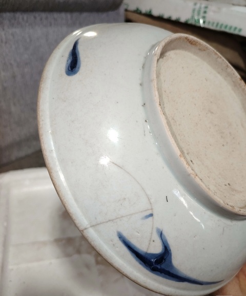 古玩陶瓷青花過墻龍紋臥盤真品鑒賞圖