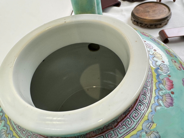 古玩陶瓷松石綠粉彩鳳紋茶壺真品鑒賞圖