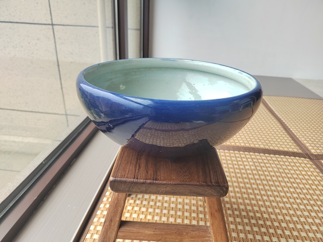 古玩陶瓷霽藍釉三乳足缽式香爐真品鑒賞圖