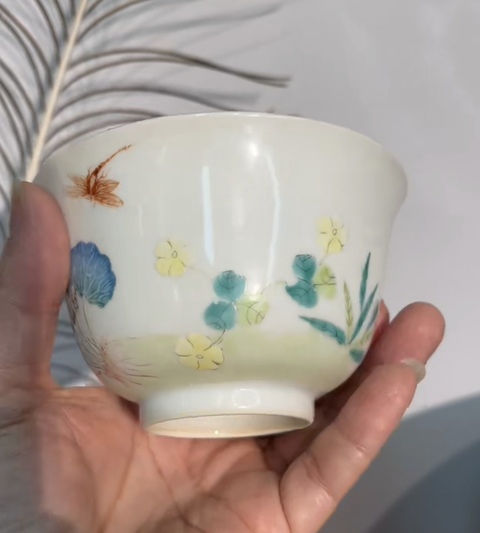古玩陶瓷粉彩花卉紋茶碗，模糊，偏老真品鑒賞圖