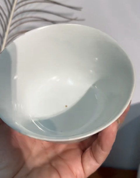 古玩陶瓷粉彩花卉紋茶碗，模糊，偏老真品鑒賞圖