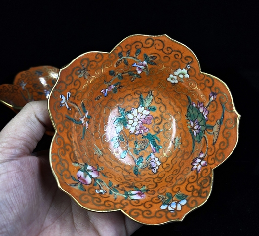 古玩陶瓷大清乾隆年制款.清末民初**紅粉彩描金花卉紋花口賞碗一對拍賣，當(dāng)前價(jià)格2800元