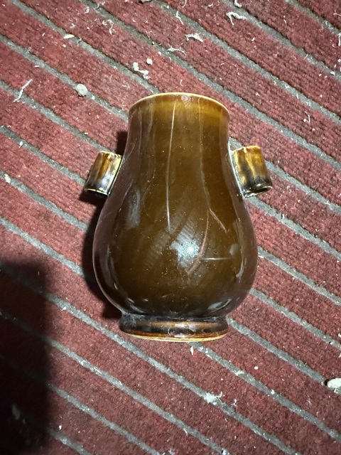 古玩陶瓷醬釉貫耳瓶真品鑒賞圖