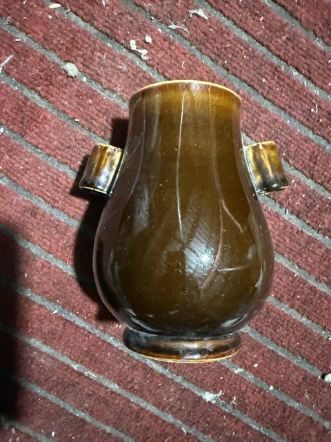 古玩陶瓷醬釉貫耳瓶真品鑒賞圖