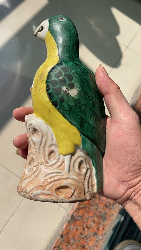 古玩陶瓷素三彩鸚鵡真品鑒賞圖