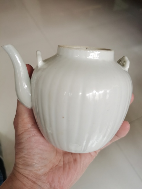 古玩陶瓷白釉提梁壺真品鑒賞圖