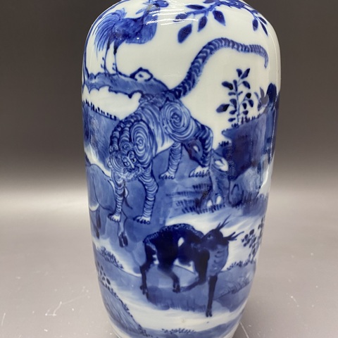 古玩陶瓷十二生肖青花瓶真品鑒賞圖