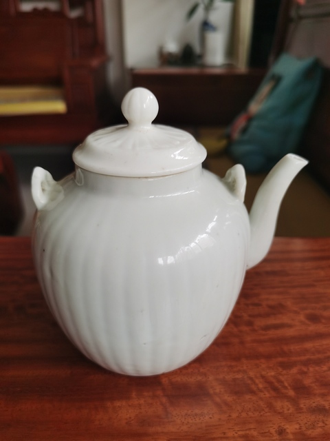 古玩陶瓷白釉提梁壺真品鑒賞圖